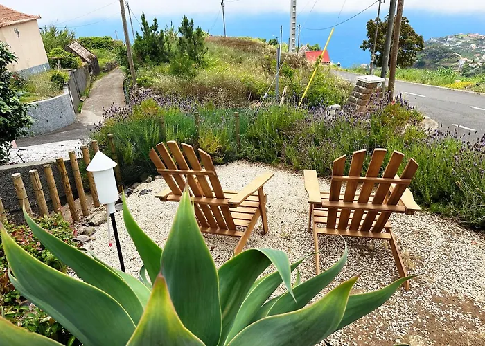 The L Lodge, Ocean View Private Garden Cottage
